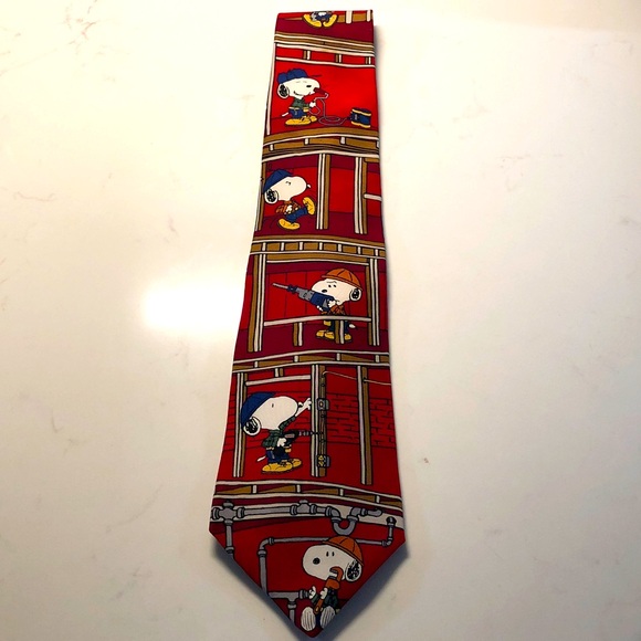 Mr. Fix it Snoopy the Handyman Peanuts Red Cartoon Necktie - Picture 1 of 6